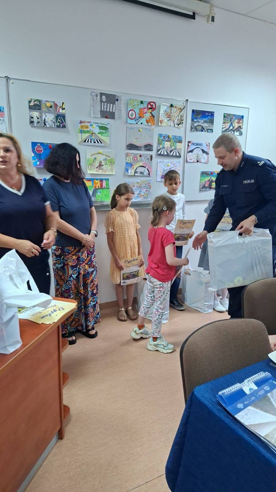 Artystyczny sukces naszej pierwszoklasistki! - Obrazek 2