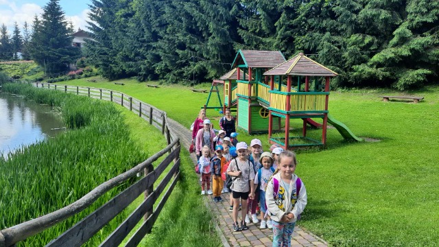 Wyjazd przedszkolaków do " Ranczo" w Pstrągowej - Obrazek 1