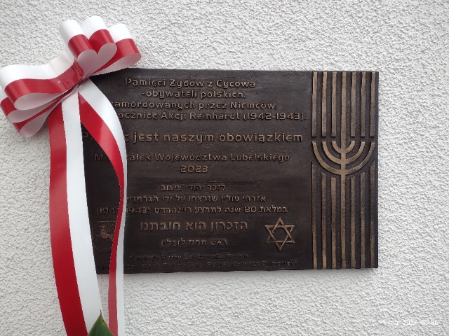 Odsłonięcie tablicy pamiątkowej poświęconej 80-rocznicy zagłady polskich Żydów - Obrazek 3