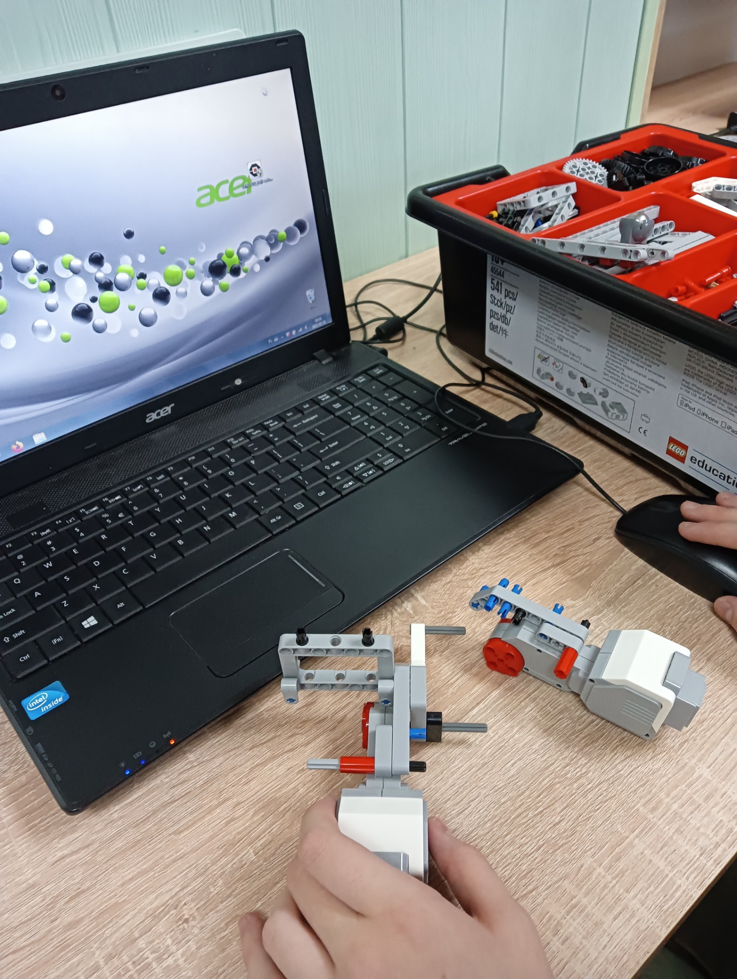 Zajęcia z robotyki i programowania z zestawem Lego Mindstorms Education EV3 - Obrazek 3