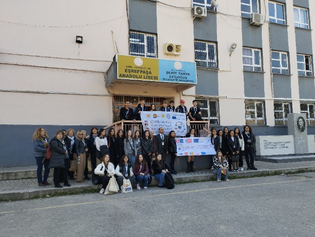 Tydzień projektowy w Izmirze- dzień 1 oficjalne powitanie w szkole - Obrazek 1