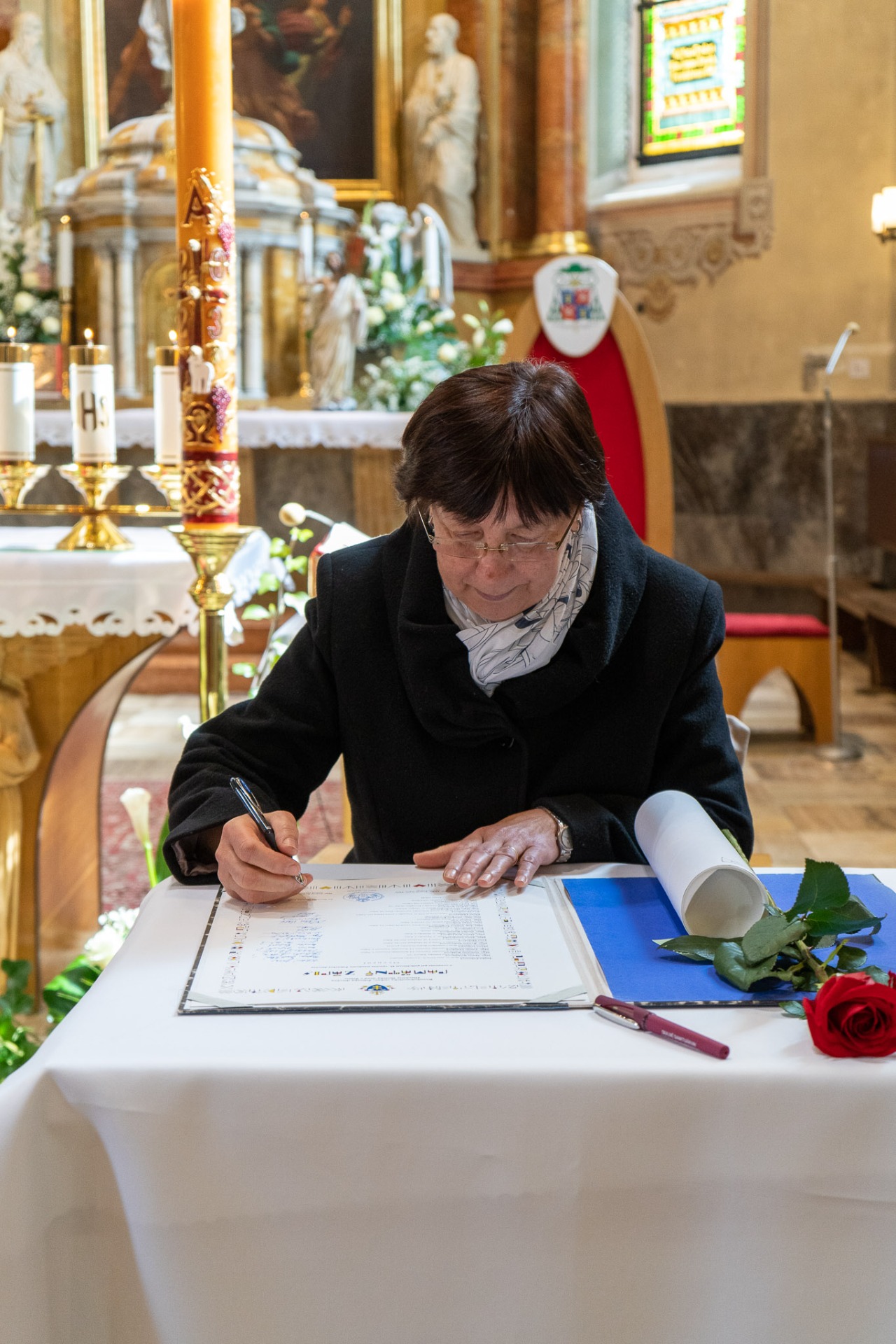 Ocenenie otcom biskupom Tomášom Galisom pani učiteľky Márii Kotlasovej - Obrázok 5