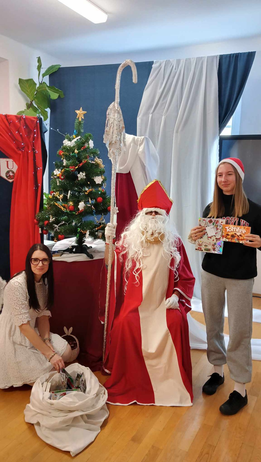 Święty Mikołaj w Zespole Szkół w Stępinie - Obrazek 6
