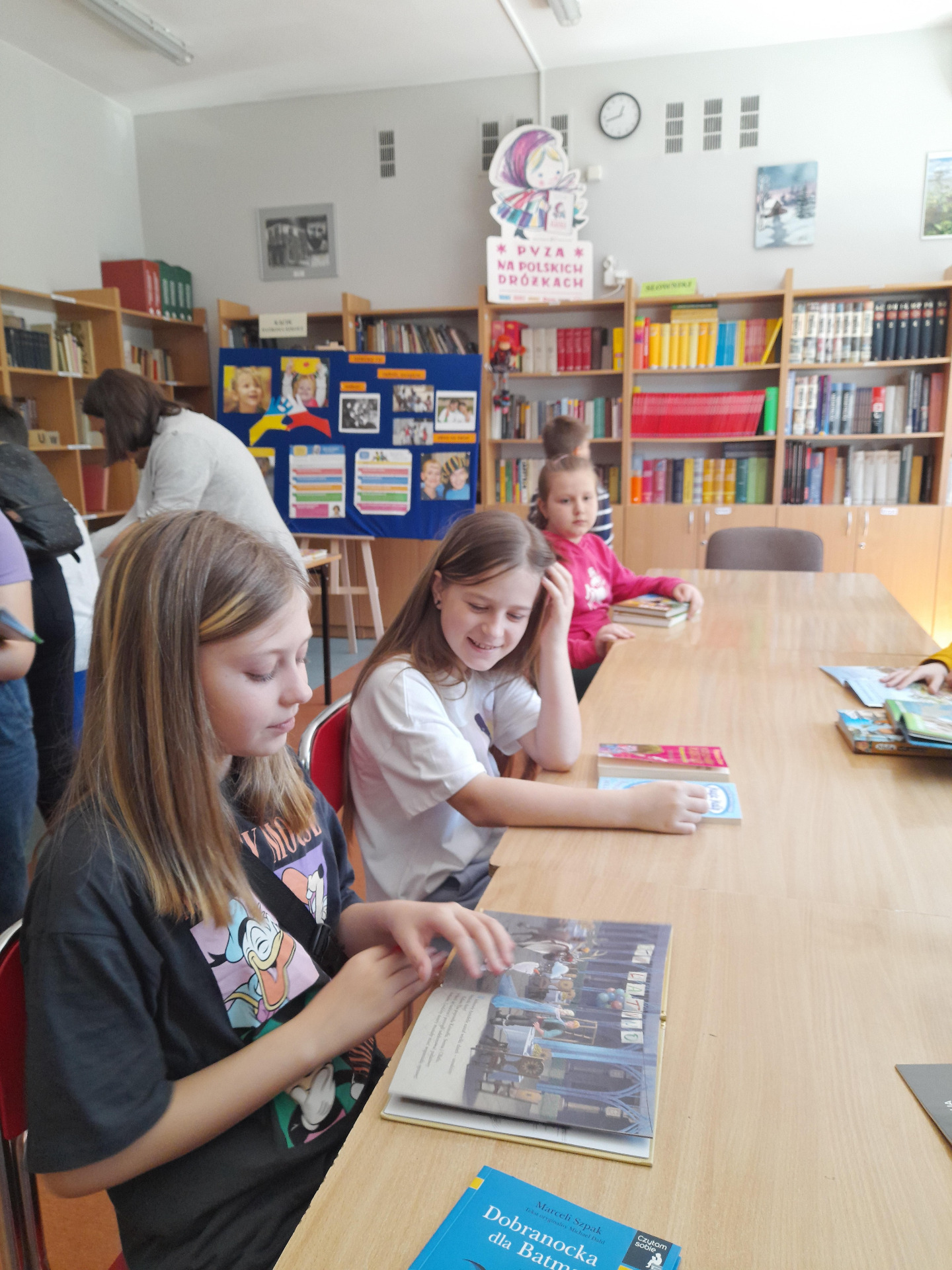 Akcja biblioteki szkolnej: Podaruj książkę ukraińskim dzieciom uczącym się w Oddziale Przygotowawczym naszej Szkoły - Obrazek 5