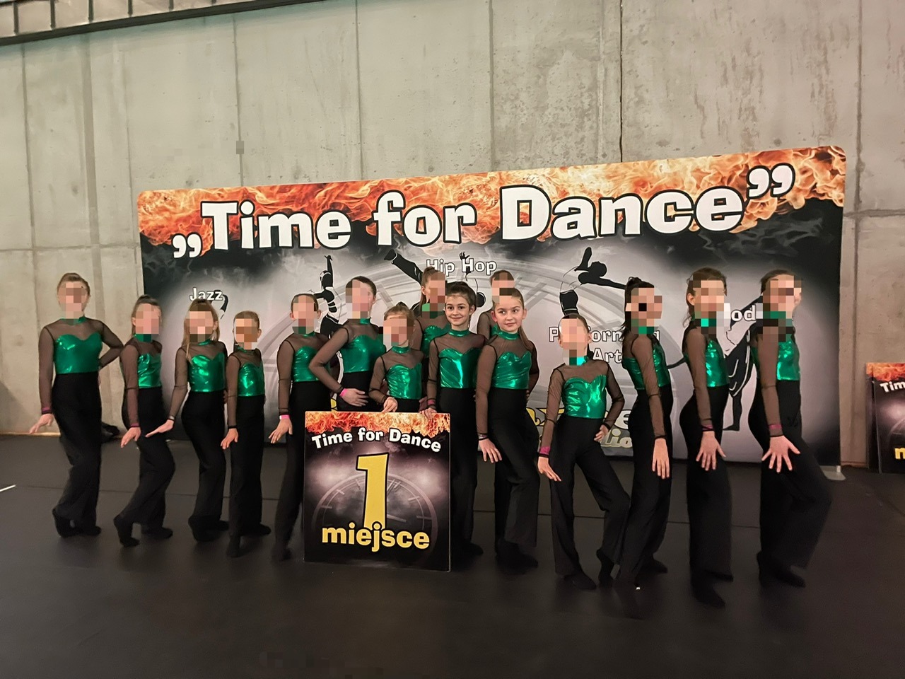 Klasa 4c reprezentacja - Turniej tańca nowoczesnego „TIME FOR DANCE” - Obrazek 1