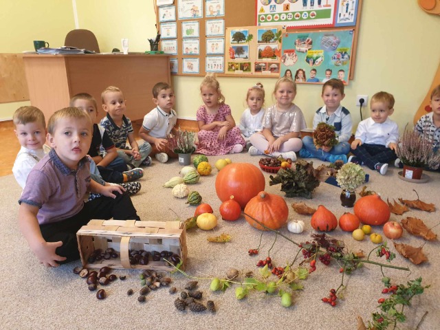 Przedszkolaki witają jesień - Obrazek 1