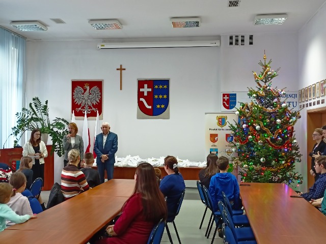XVIII Powiatowy Konkurs na Ludowe Ozdoby Bożonarodzeniowe i Akcesoria Kolędnicze - Obrazek 1