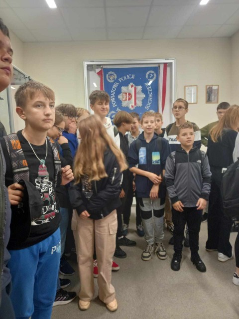 Wycieczka zawodoznawcza do Komendy Powiatowej Policji w Sochaczewie - Obrazek 2