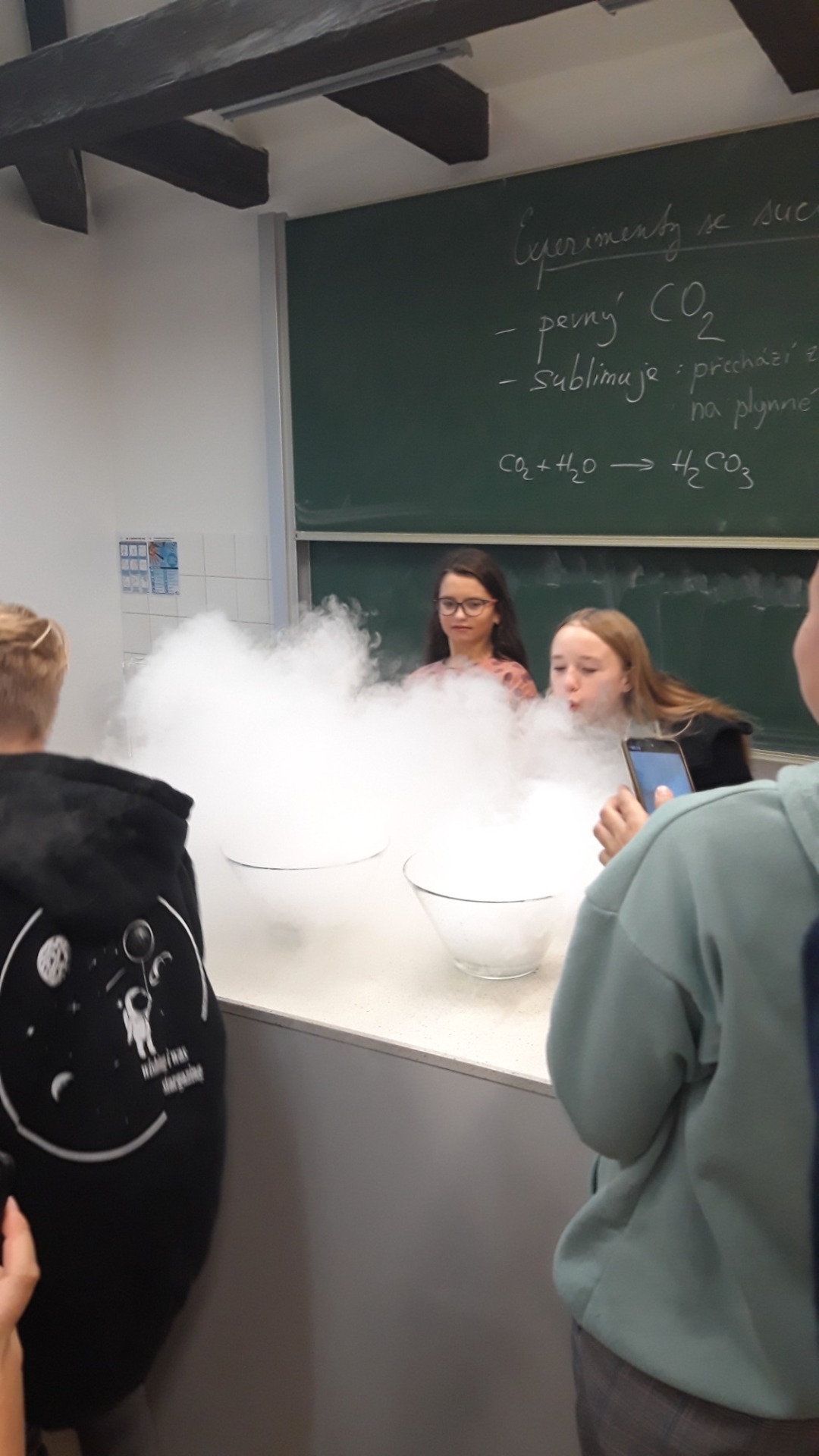 Škola hrou - chemické pokusy se suchým ledem - Obrázek 2